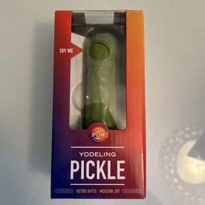 YODELLING PICKLE  5-1/4" Electronic Gag Gift